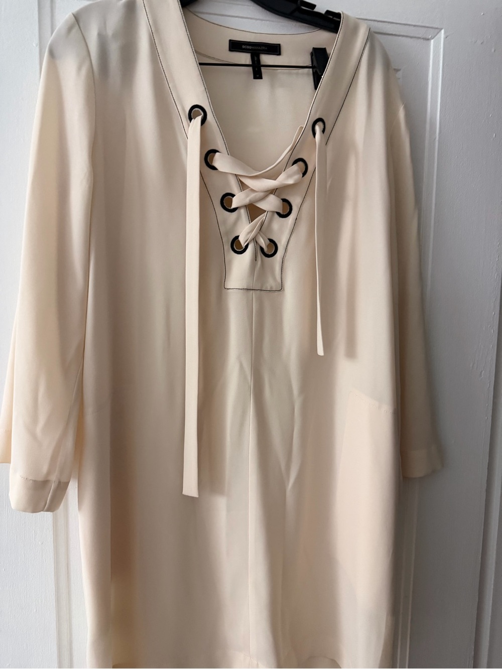 BCBGMaxAzria Cream Lace-Up V-Neck Long Sleeve Shift Dress
